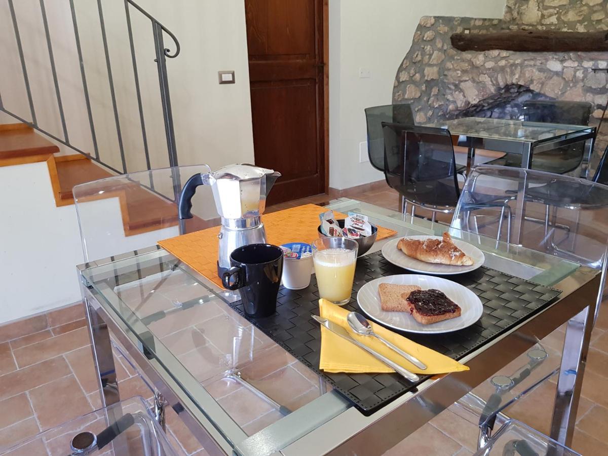 Bed and Breakfast La Colombaia Cascia Exterior foto